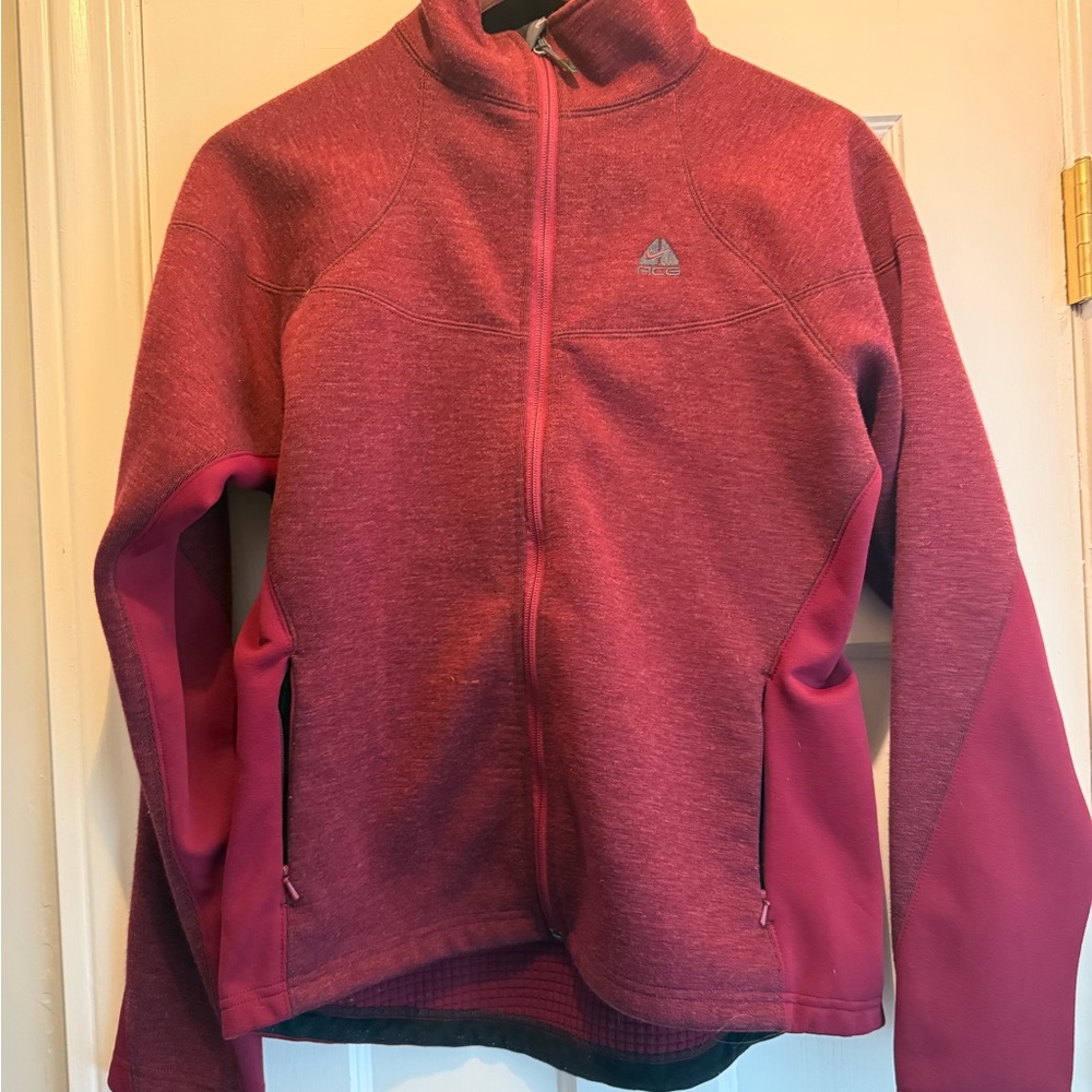 Women’s Nike ACG zip up, Size M